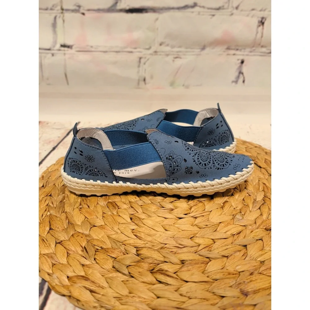 Bernie Mev Women's Blue‎ Laser Cut Flower Slip On Tulum Leather Sz 7 NIB